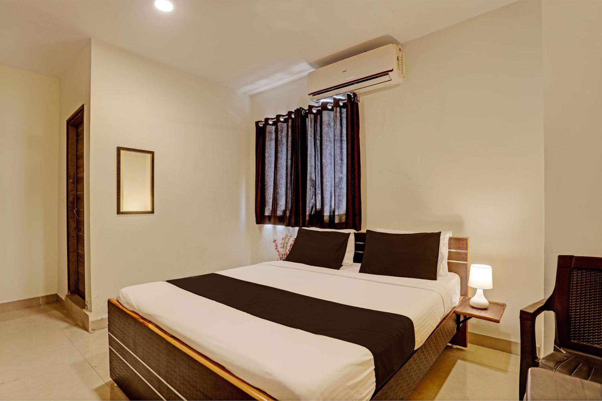 Hotel Airport Land New Delhi Exterior photo