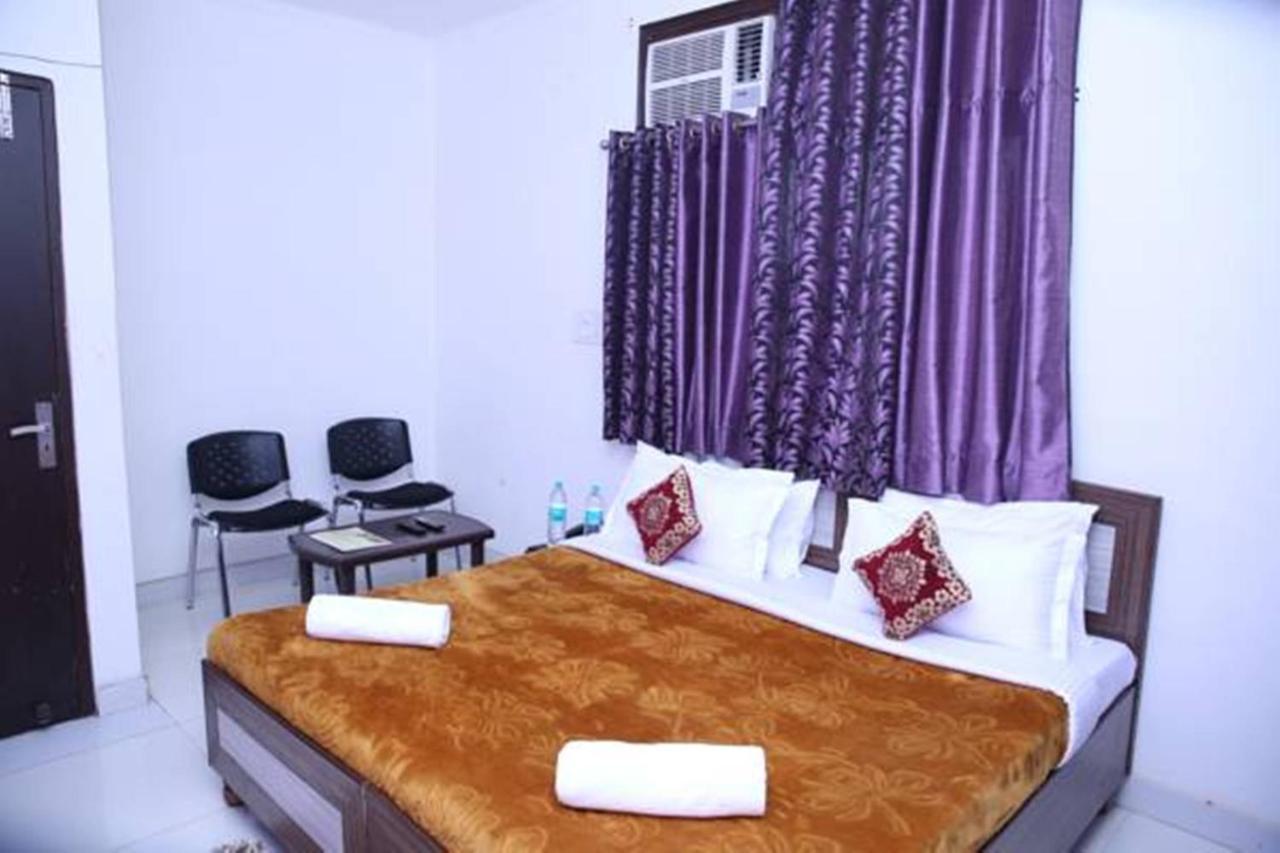 Hotel Airport Land New Delhi Exterior photo